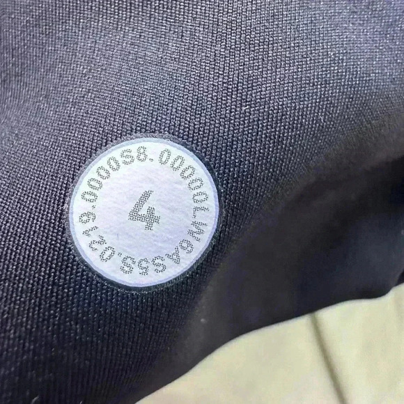 Lululemon Fast & Free Crop black II Nulux 19" size 4 - Picture 3 of 5